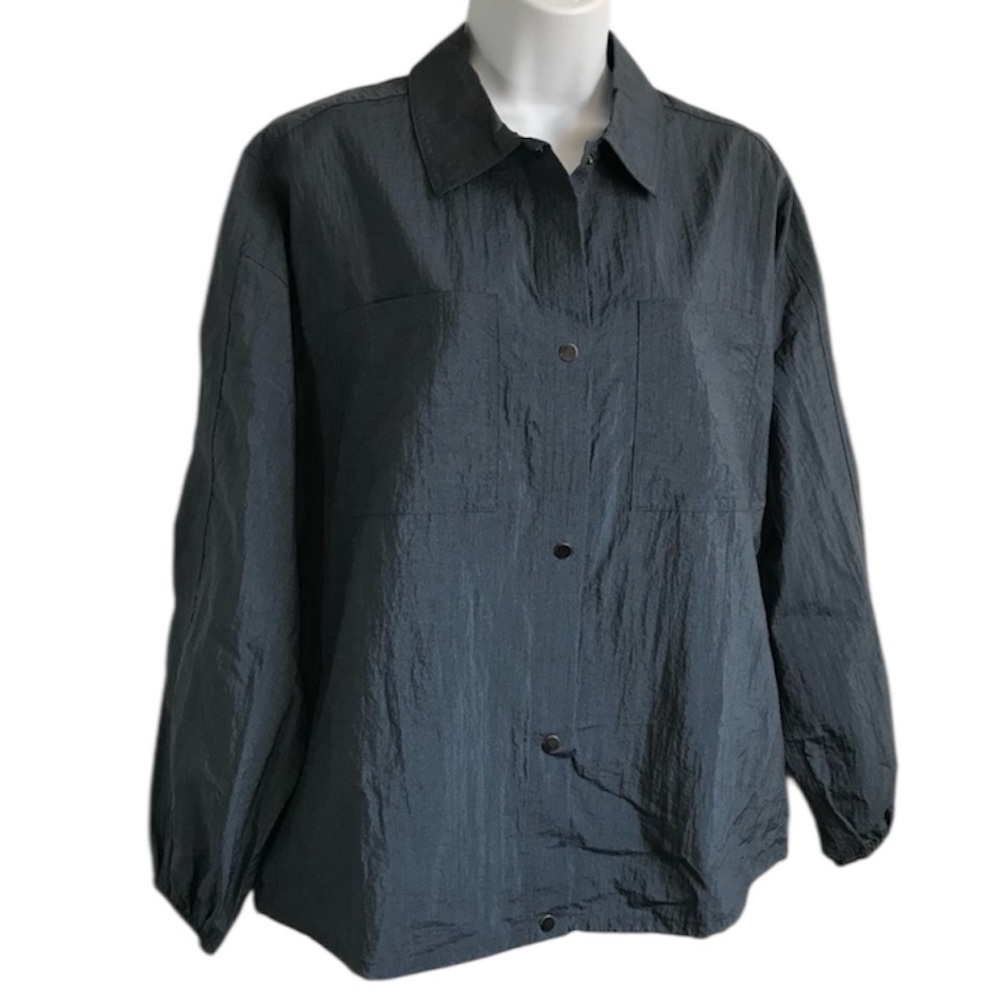 ATHLETA Women's XS Dark Rinse Lunar Sheen Blue Grey Nylon Snap Button Shirt NWOT - Picture 9 of 16